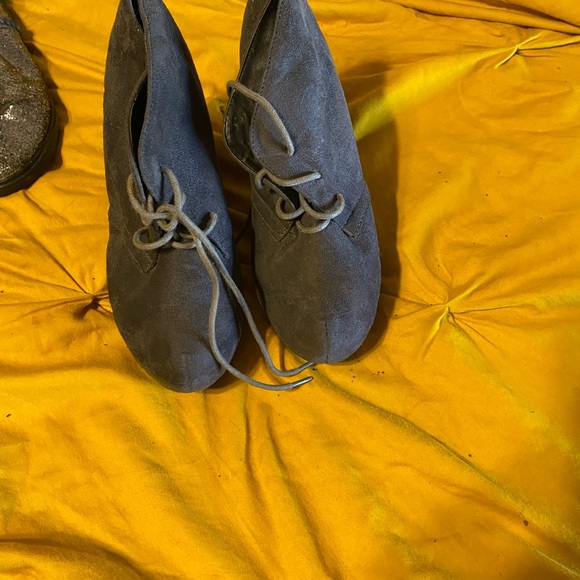 Heels - Picture 2 of 2